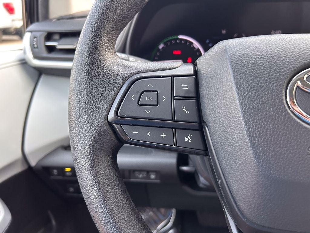 2025 Toyota Sienna LE 8 Passenger