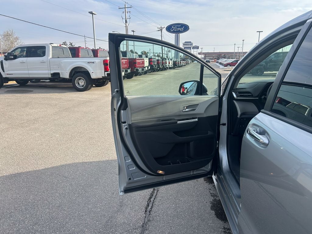 2021 Toyota Sienna XLE 7 Passenger