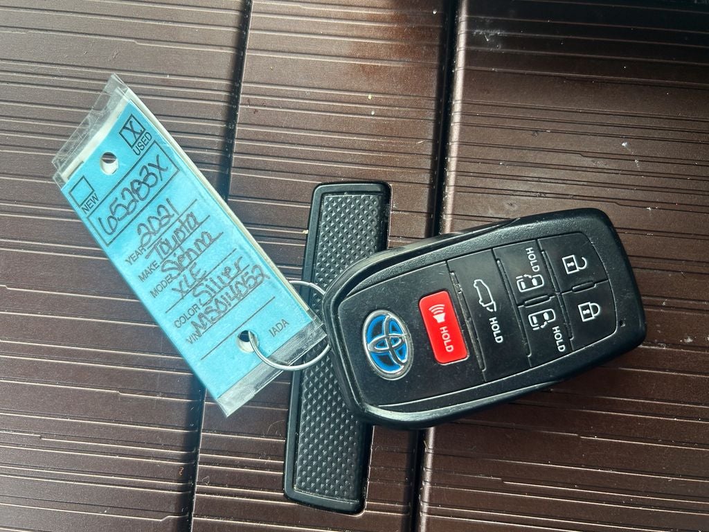 2021 Toyota Sienna XLE 7 Passenger