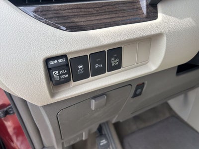 2017 Toyota Sienna XLE Premium 8 Passenger