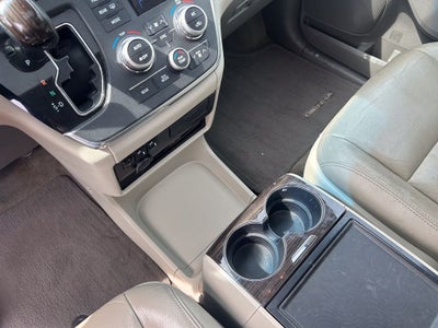 2017 Toyota Sienna XLE Premium 8 Passenger