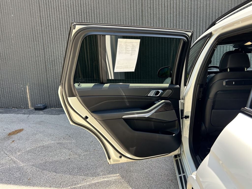 2023 BMW X7 xDrive40i
