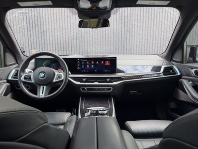 2023 BMW X7 M60i