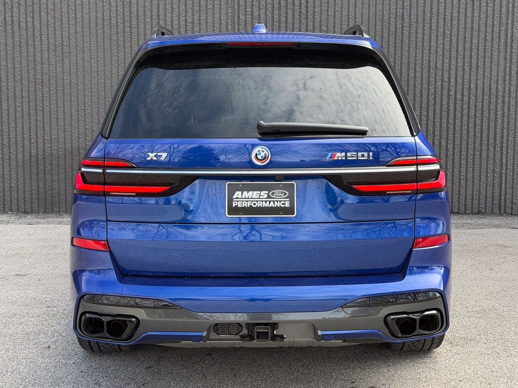 2023 BMW X7 M60i