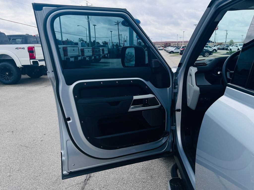 2023 Land Rover Defender 110 S