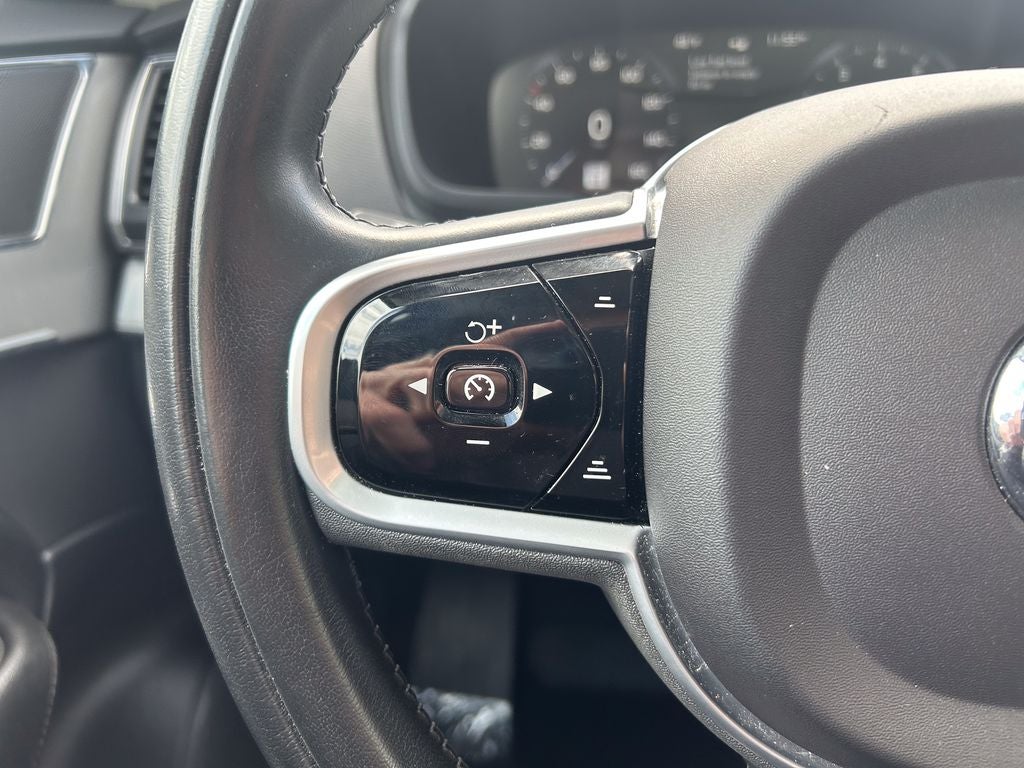 2021 Volvo XC90 T5 Momentum
