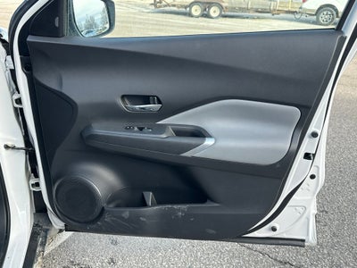 2021 Nissan Kicks SR