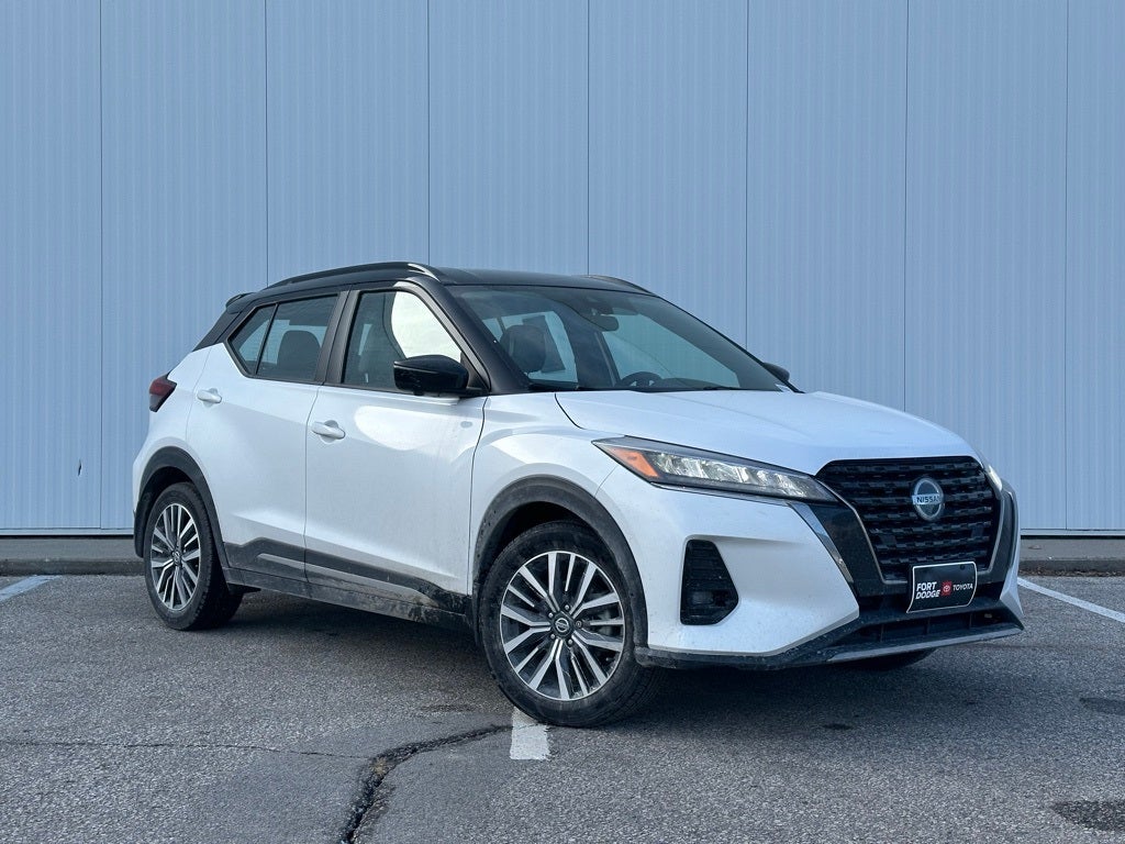 2021 Nissan Kicks SR