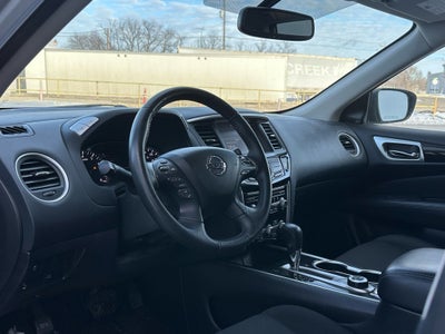 2020 Nissan Pathfinder SV