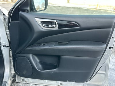 2020 Nissan Pathfinder SV