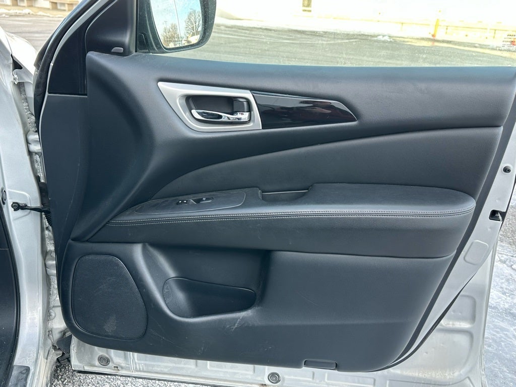 2020 Nissan Pathfinder SV