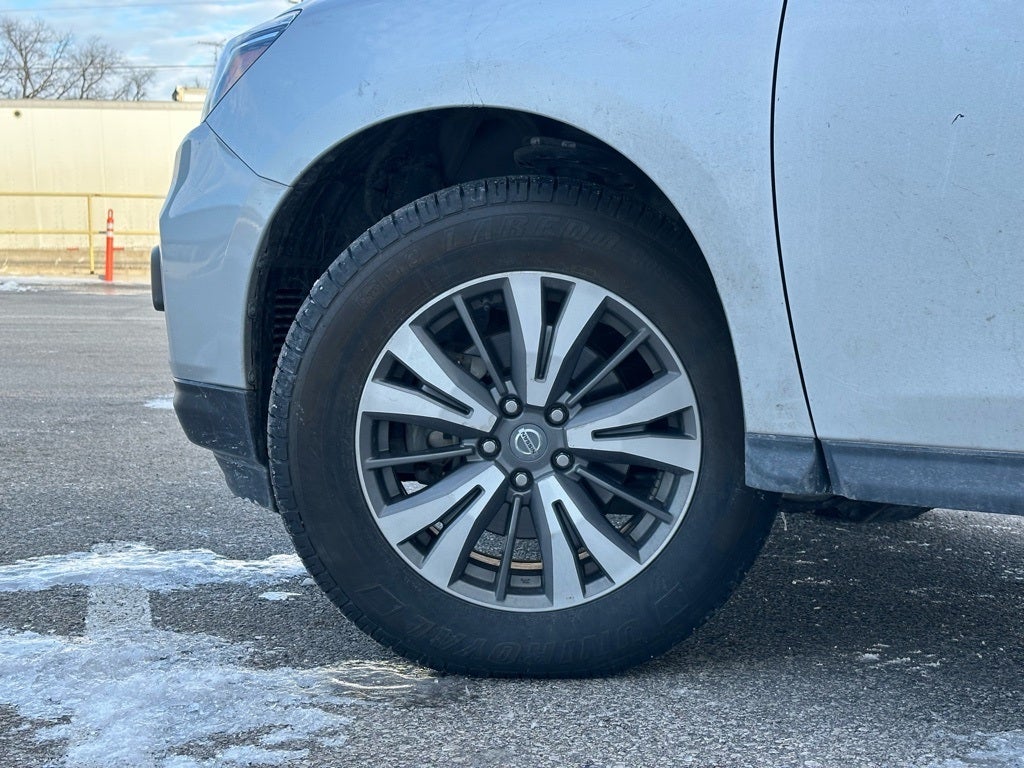 2020 Nissan Pathfinder SV