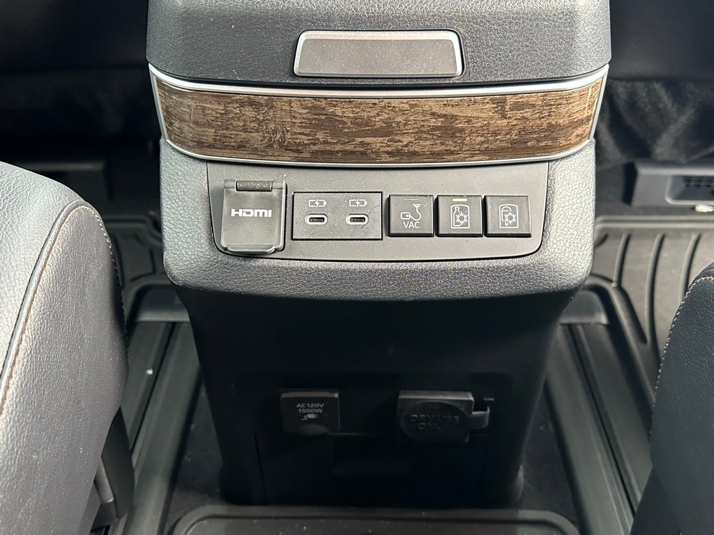 2025 Toyota Sienna Platinum Hybrid 7 Passenger