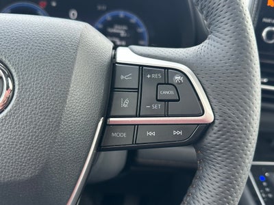 2025 Toyota Sienna Platinum Hybrid 7 Passenger