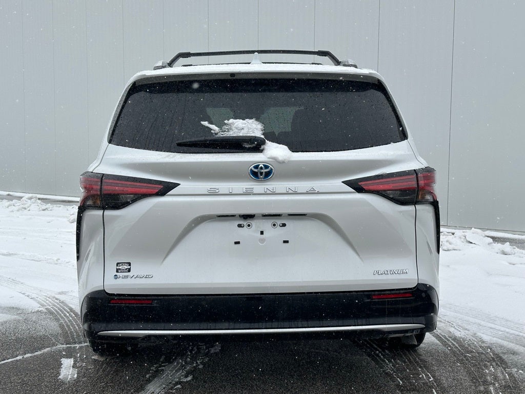 2025 Toyota Sienna Platinum Hybrid 7 Passenger