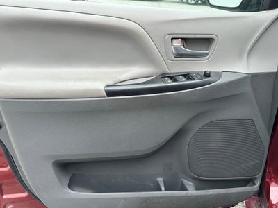 2015 Toyota Sienna LE 7 Passenger