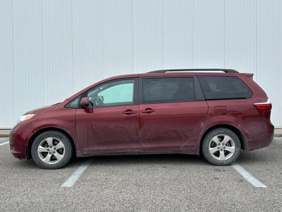 2015 Toyota Sienna LE 7 Passenger