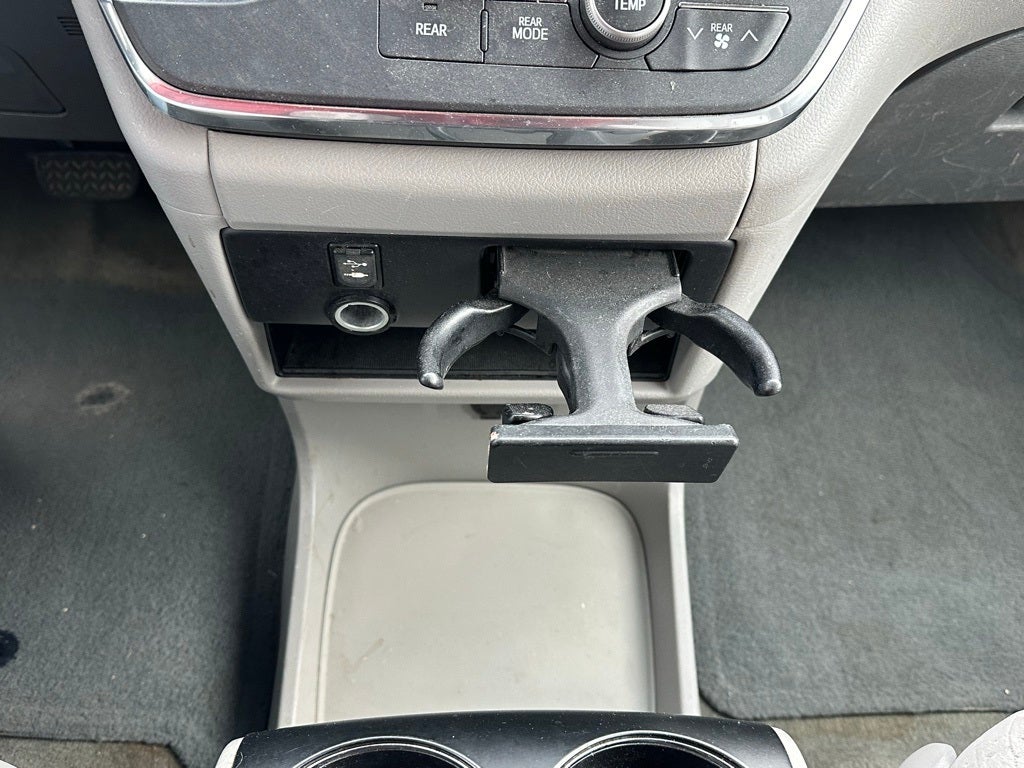 2015 Toyota Sienna LE 7 Passenger