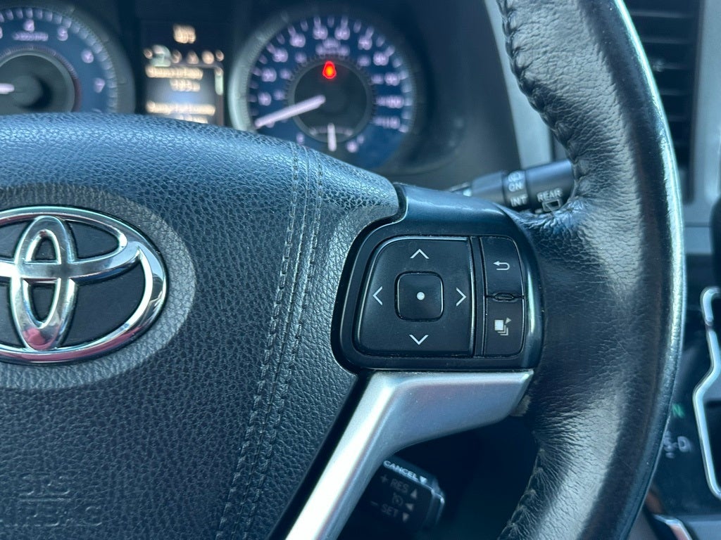 2015 Toyota Sienna XLE 8 Passenger
