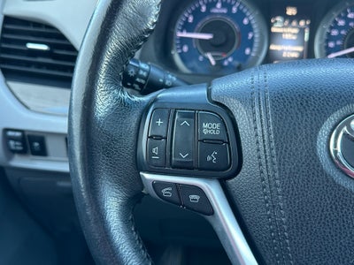2015 Toyota Sienna XLE 8 Passenger