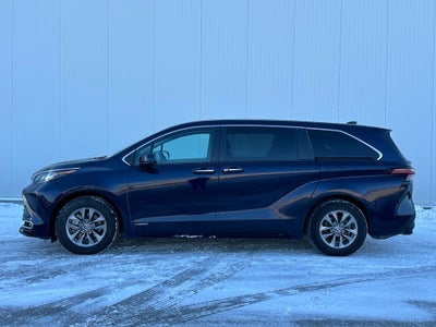 2021 Toyota Sienna XLE