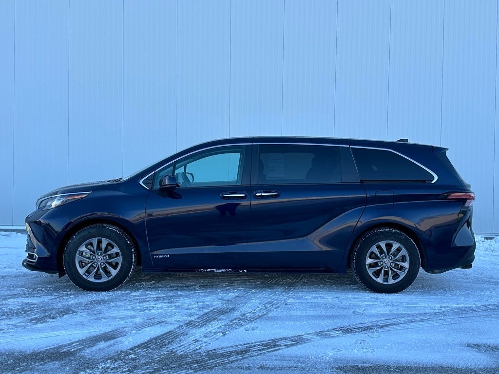 2021 Toyota Sienna XLE