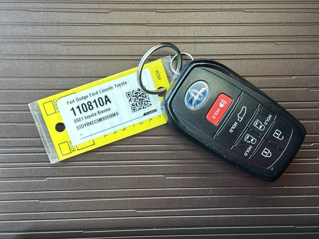 2021 Toyota Sienna XLE