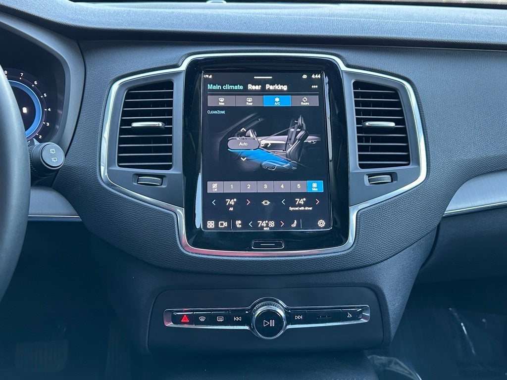 2023 Volvo XC90 B5 Core