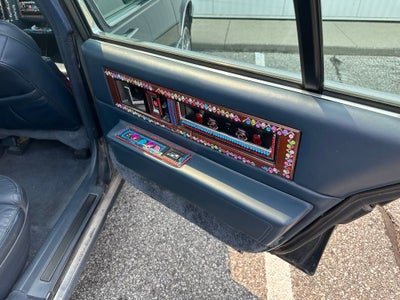 1991 Cadillac Fleetwood Base