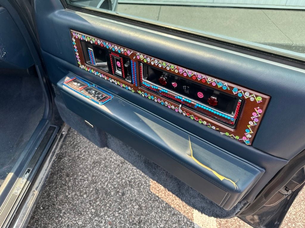 1991 Cadillac Fleetwood Base