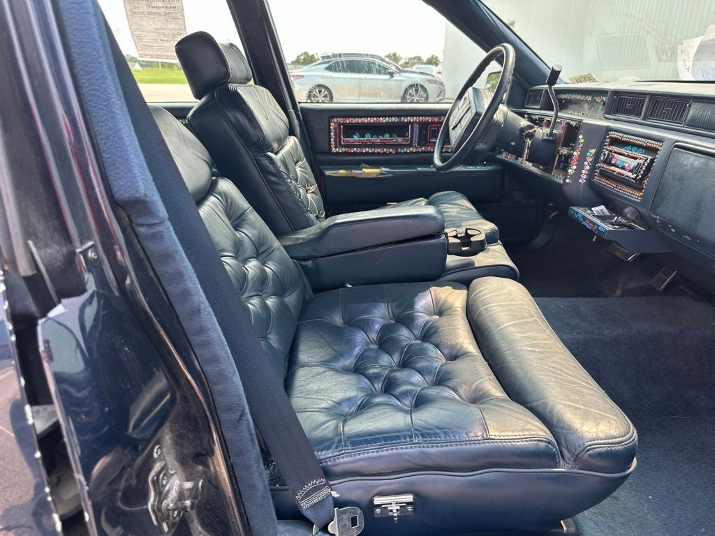 1991 Cadillac Fleetwood Base