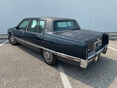 1991 Cadillac Fleetwood Base