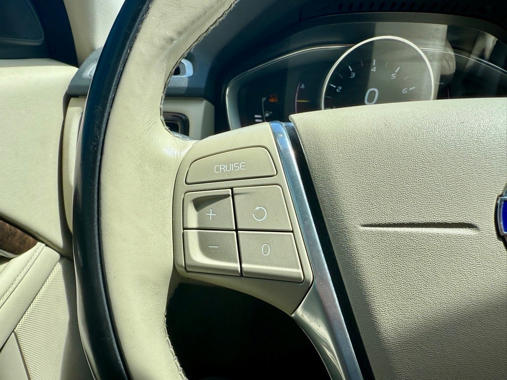 2016 Volvo XC70 T5 Premier