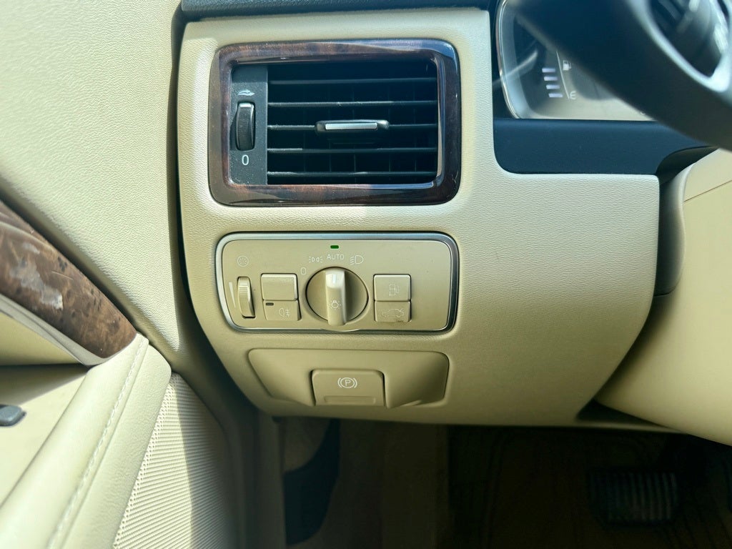 2016 Volvo XC70 T5 Premier