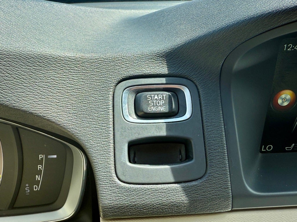 2016 Volvo XC70 T5 Premier