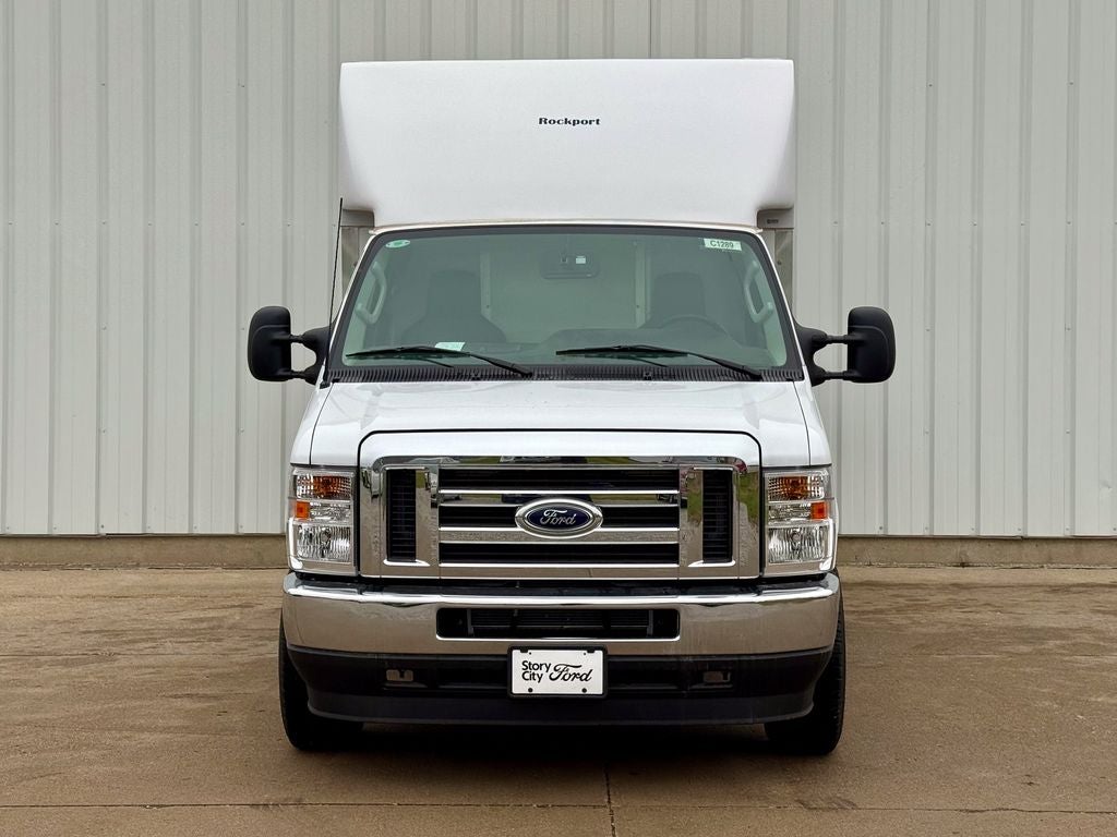 2025 Ford E-350SD Base Cutaway