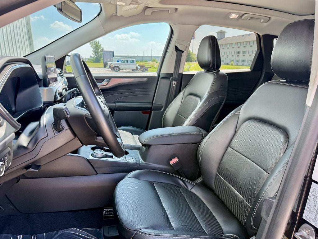 2022 Ford Escape Titanium