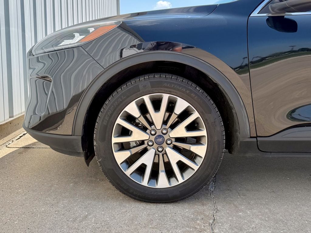 2022 Ford Escape Titanium