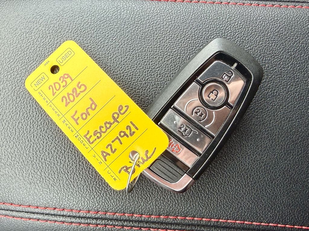 2025 Ford Escape Hybrid ST-Line Elite