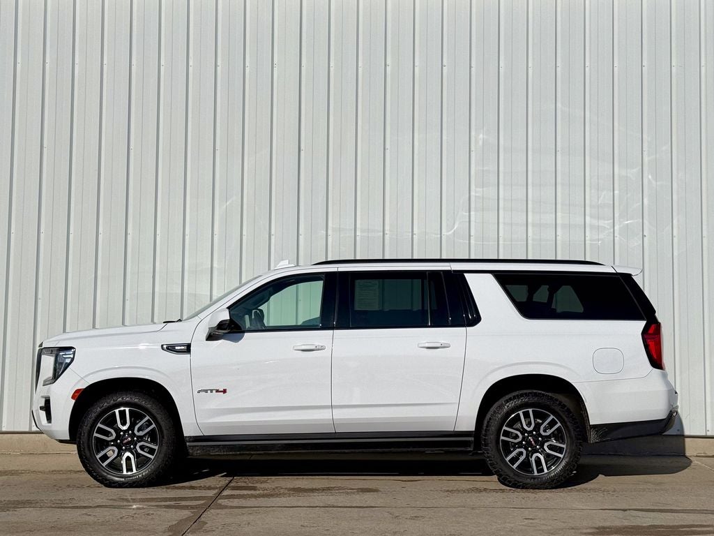 2023 GMC Yukon XL AT4