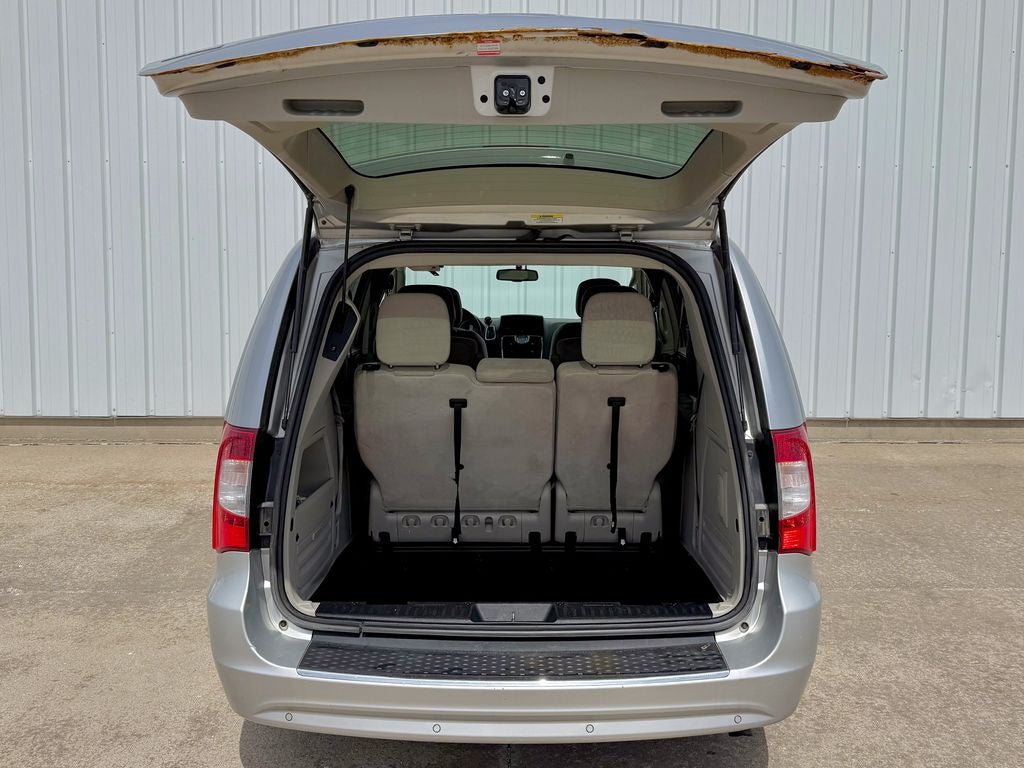 2012 Chrysler Town & Country Touring