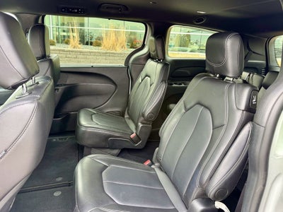 2025 Chrysler Pacifica Select Select
