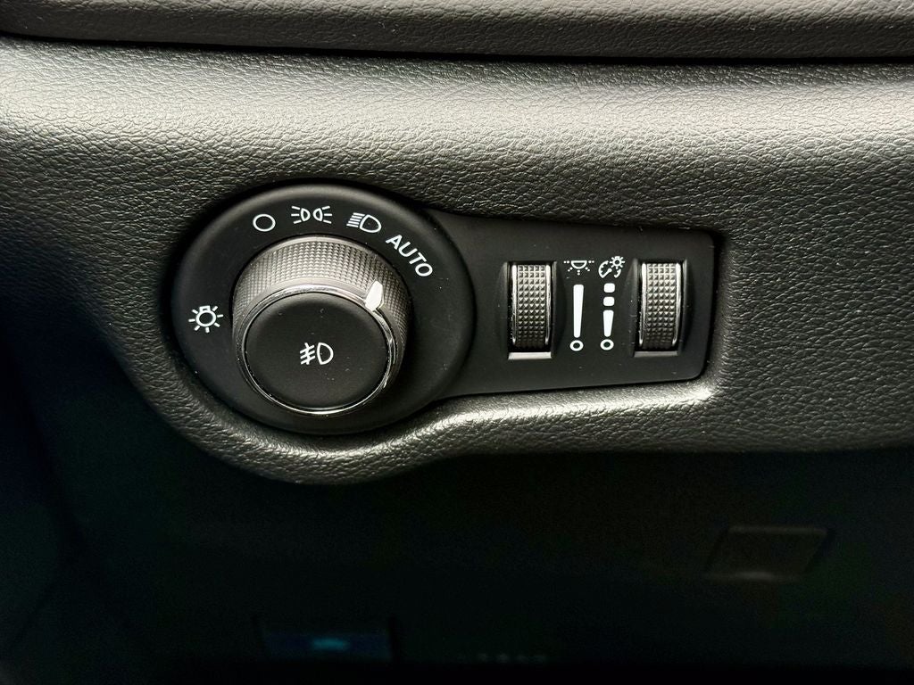 2025 Chrysler Pacifica Select Select