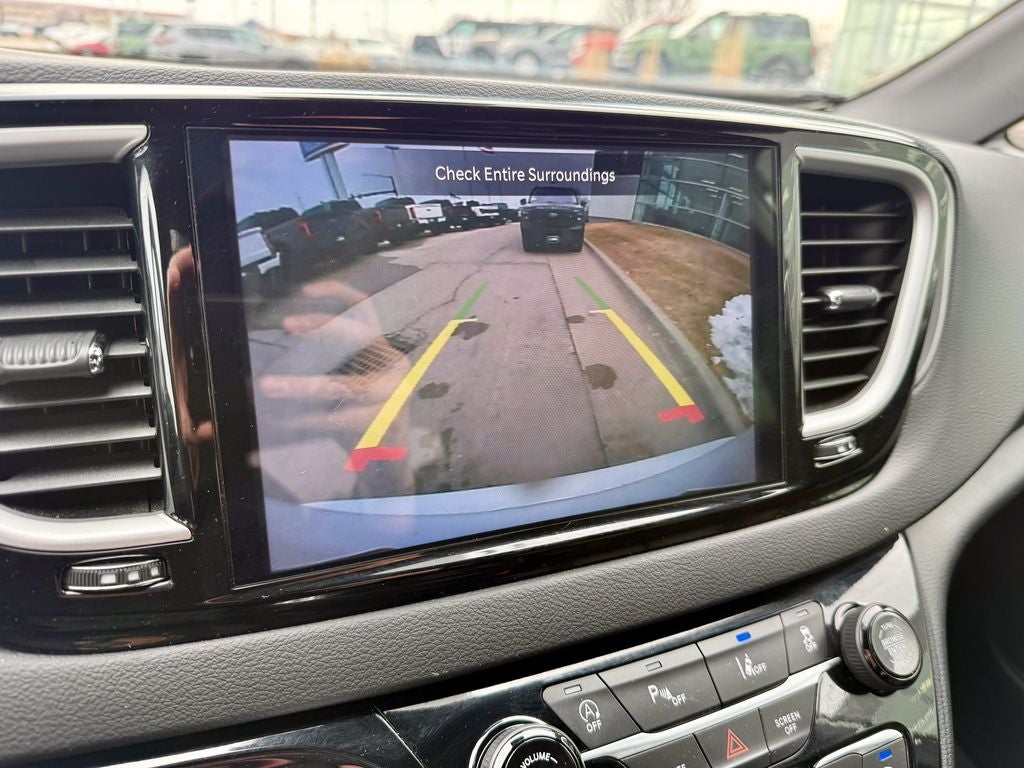 2025 Chrysler Pacifica Select Select