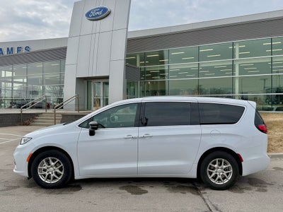 2025 Chrysler Pacifica Select Select