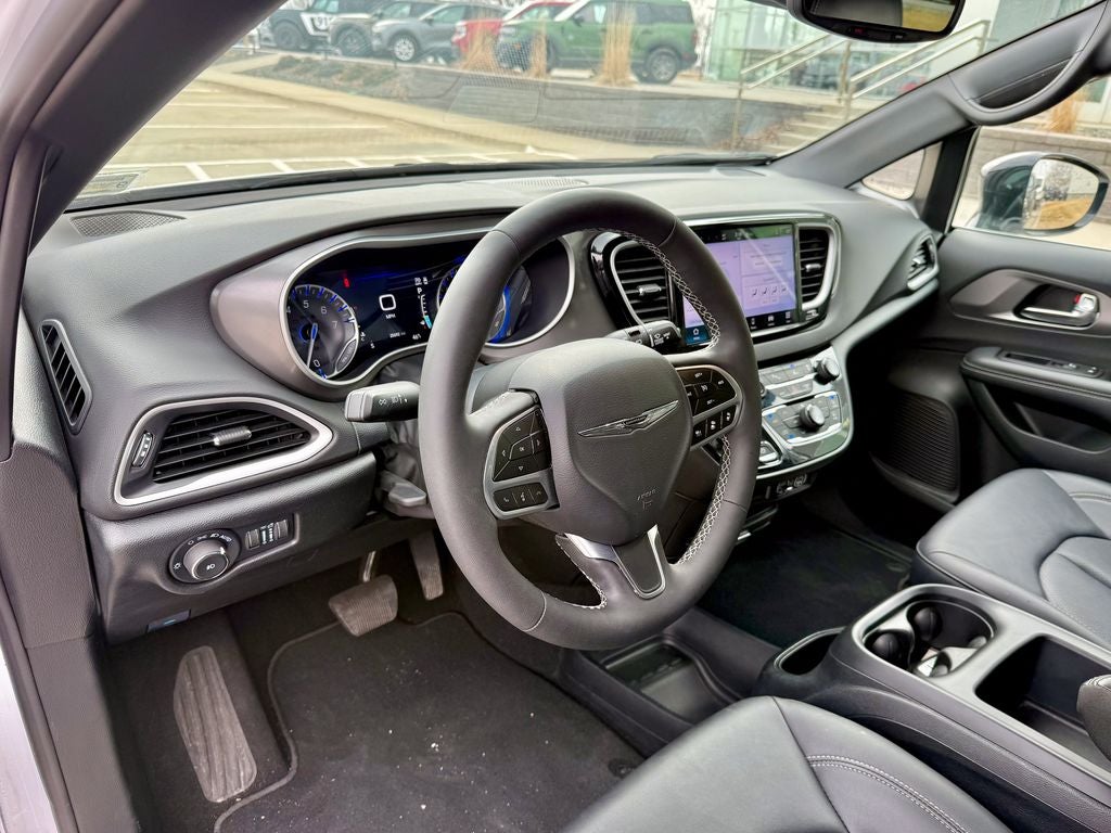 2025 Chrysler Pacifica Select Select