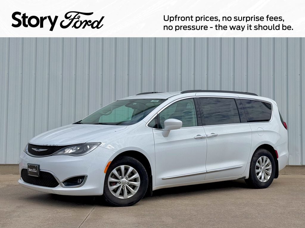 2017 Chrysler Pacifica Touring L