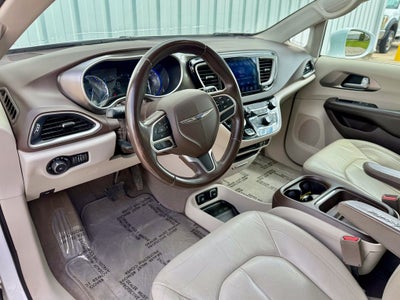 2017 Chrysler Pacifica Touring L