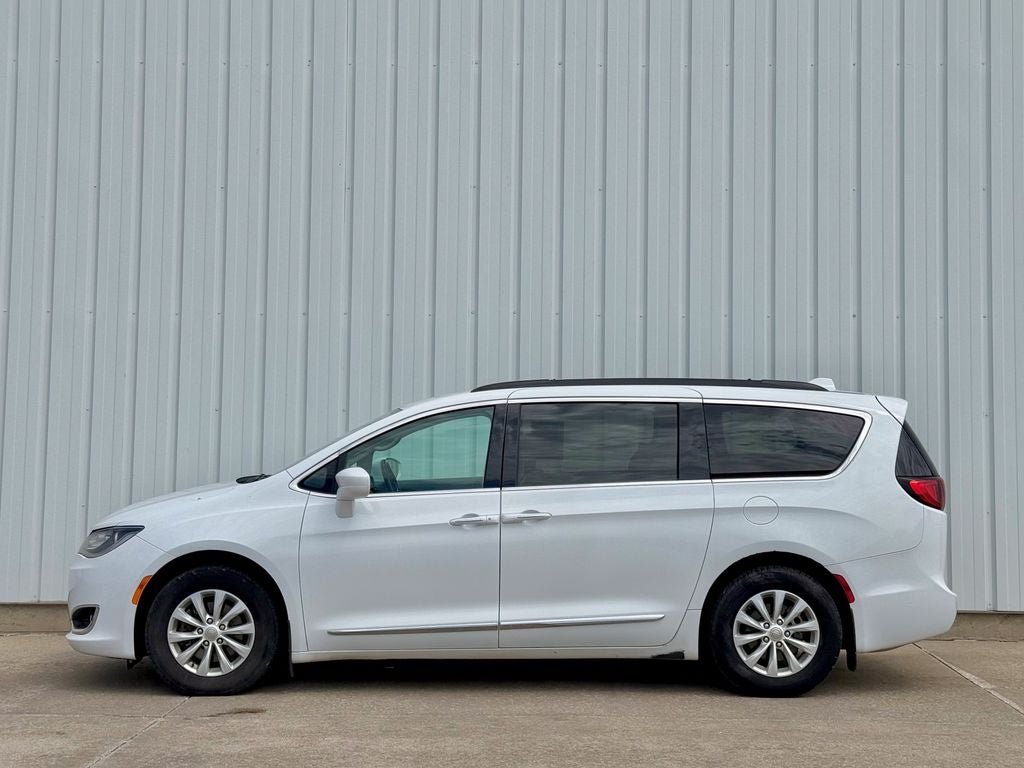 2017 Chrysler Pacifica Touring L