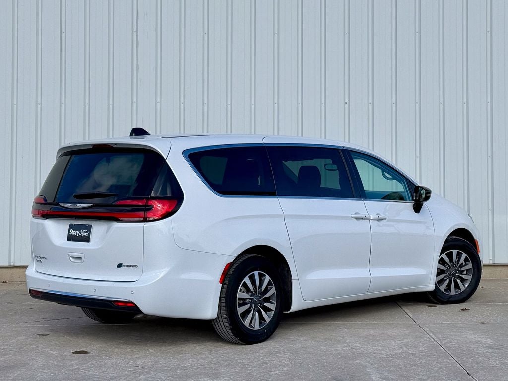 2024 Chrysler Pacifica Hybrid Select